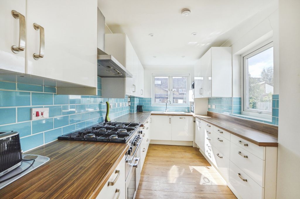 Property photo 3 of 20 Kitchen/Diner