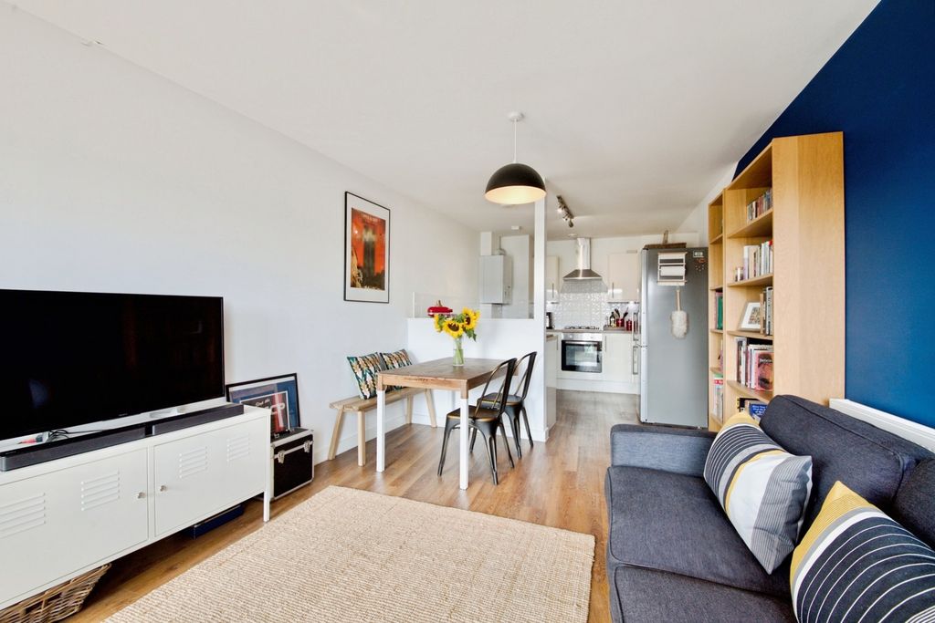 Property photo 2 of 11 Pbox-Img.Jpg