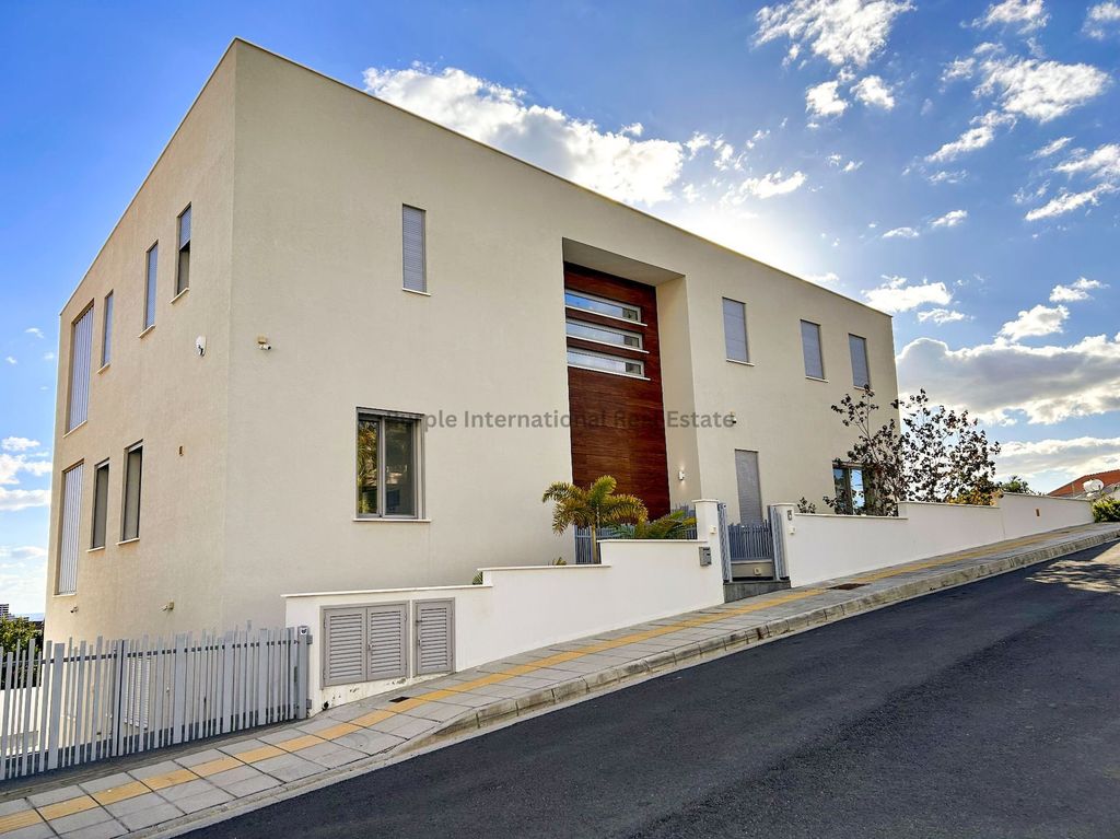 Property photo 1 of 39