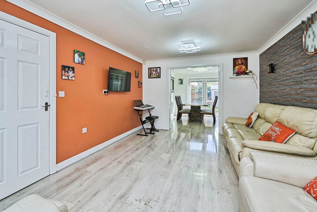Property photo 2 of 25 Pbox-Img.Jpg