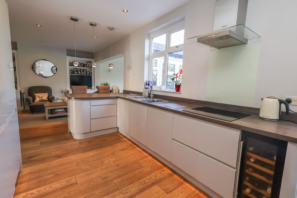 Property photo 3 of 23