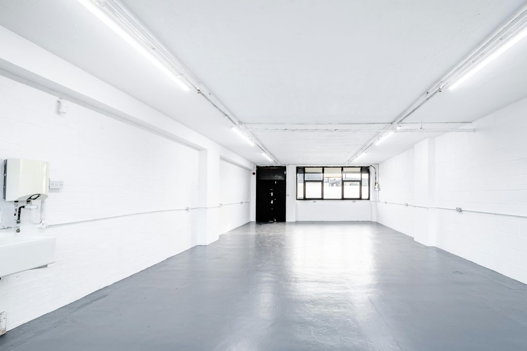 Property photo 3 of 8 Regent Studios 33B Low Res 8.Jpg