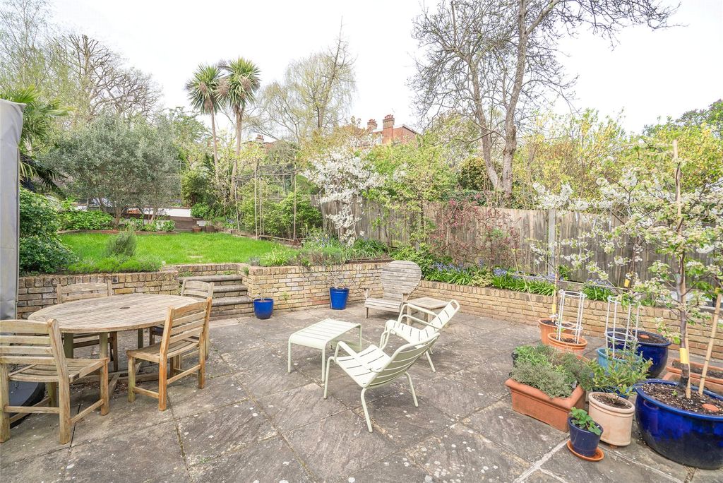 Property photo 2 of 52 Garden Xa