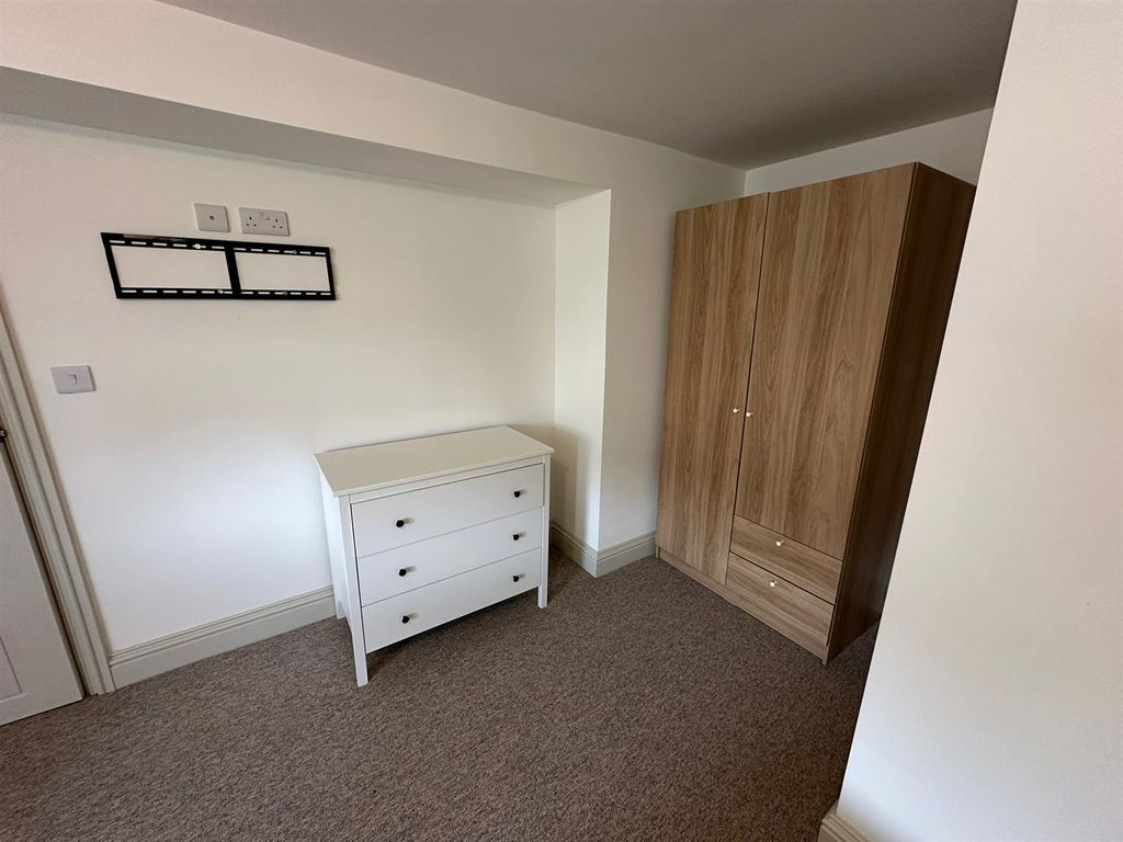 Property photo 3 of 10 886_Rm1_3