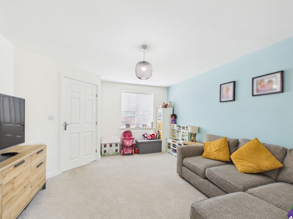 Property photo 3 of 16 4495527