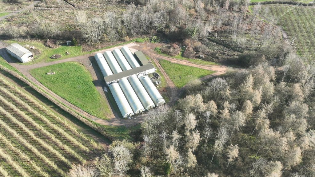 Property photo 2 of 8 Picture No. 04