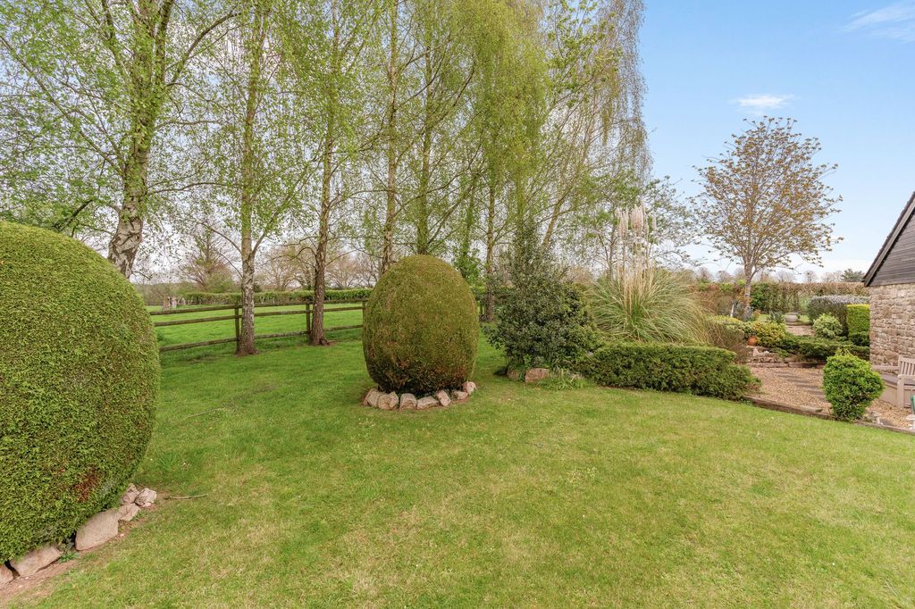 Property photo 3 of 25