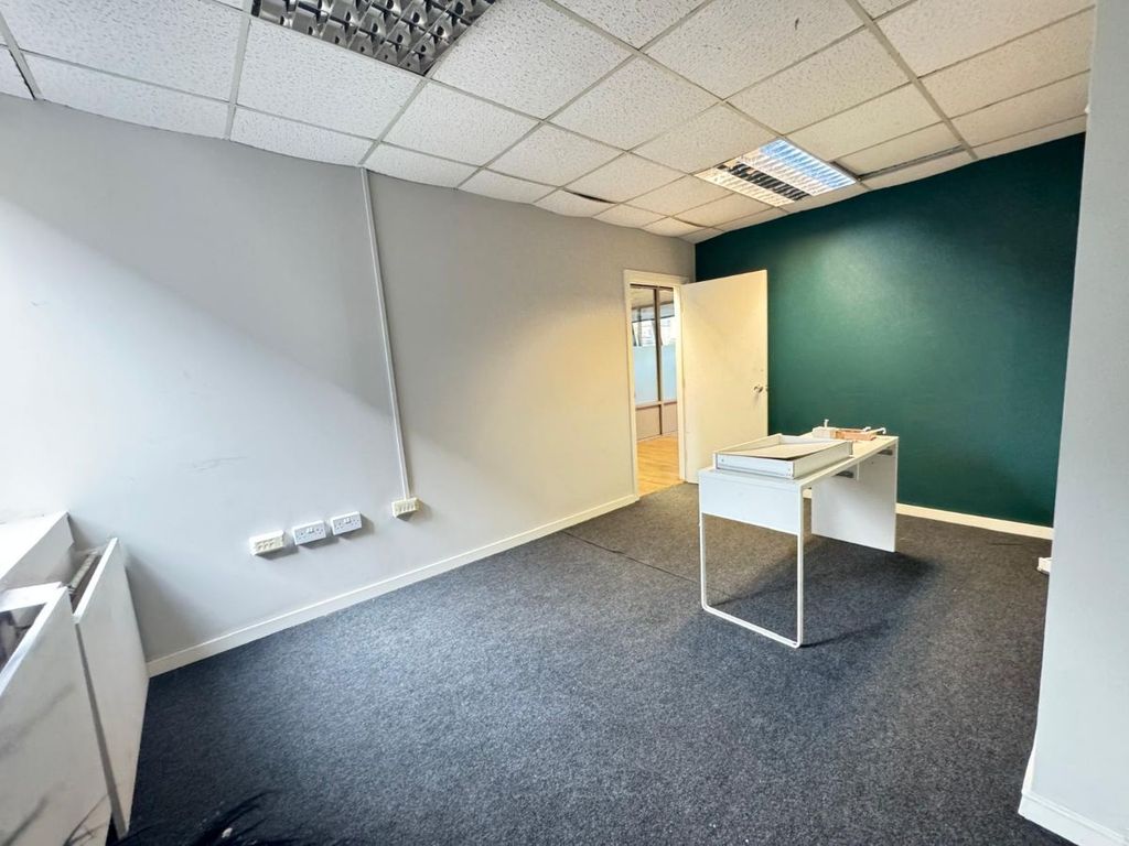 Property photo 2 of 4