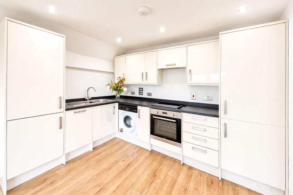 Property photo 3 of 8