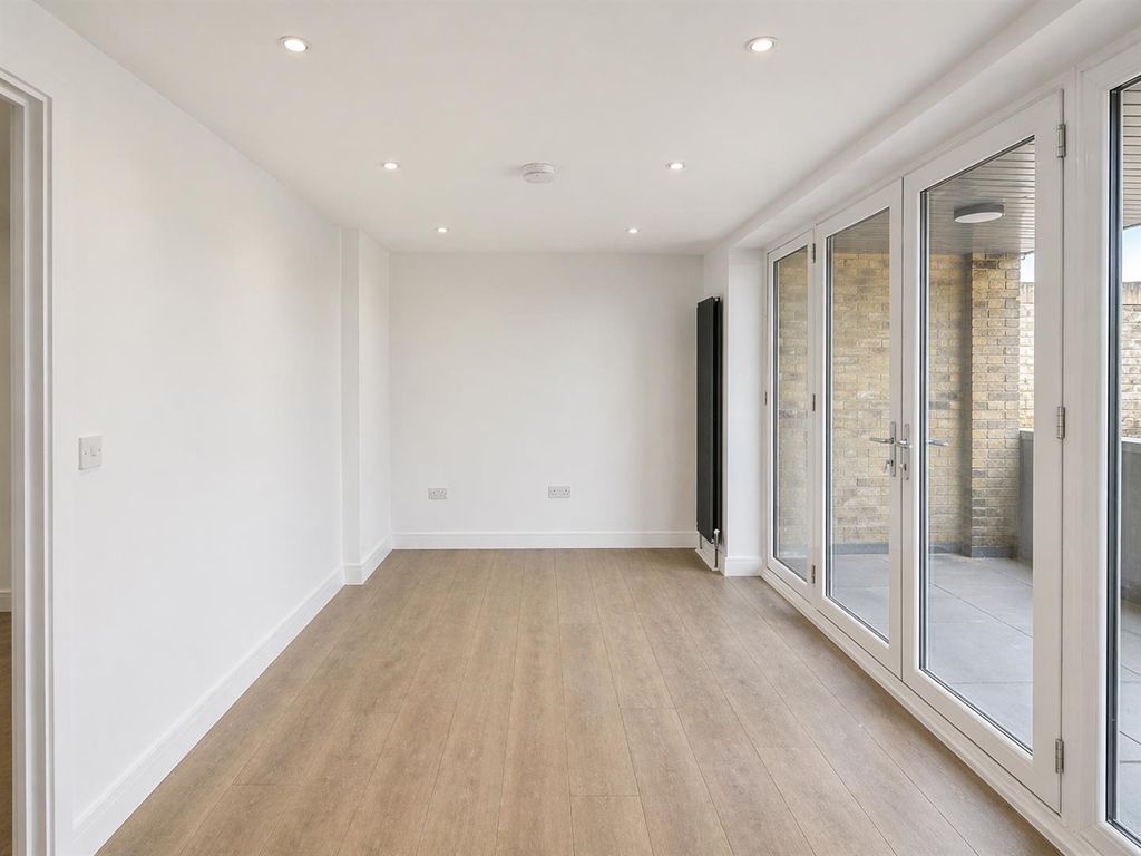 Property photo 2 of 9 Living.Png