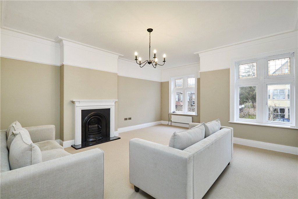 Property photo 2 of 8 Sitting Room