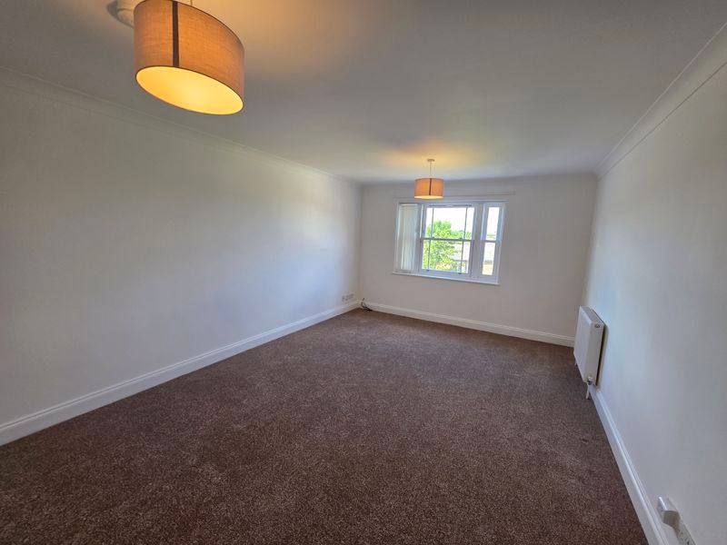 Property photo 2 of 9 Photo 12