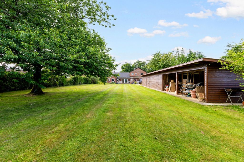 Property photo 2 of 13