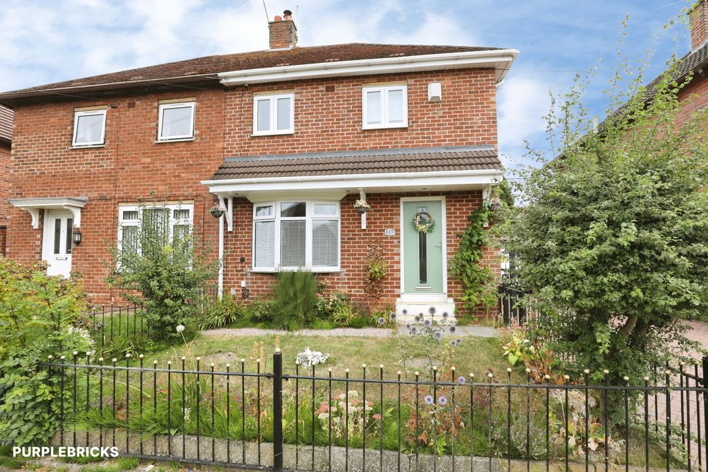 Property photo 2 of 27