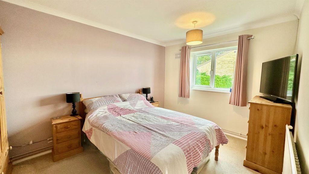 Property photo 3 of 25