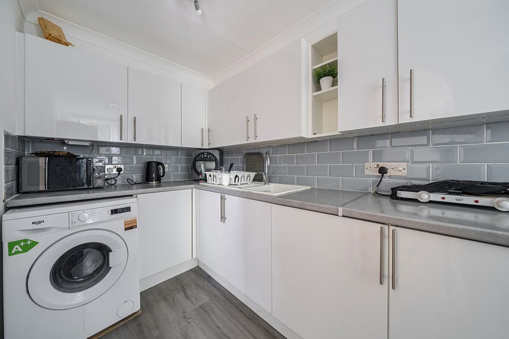 Property photo 3 of 15 Kitchen