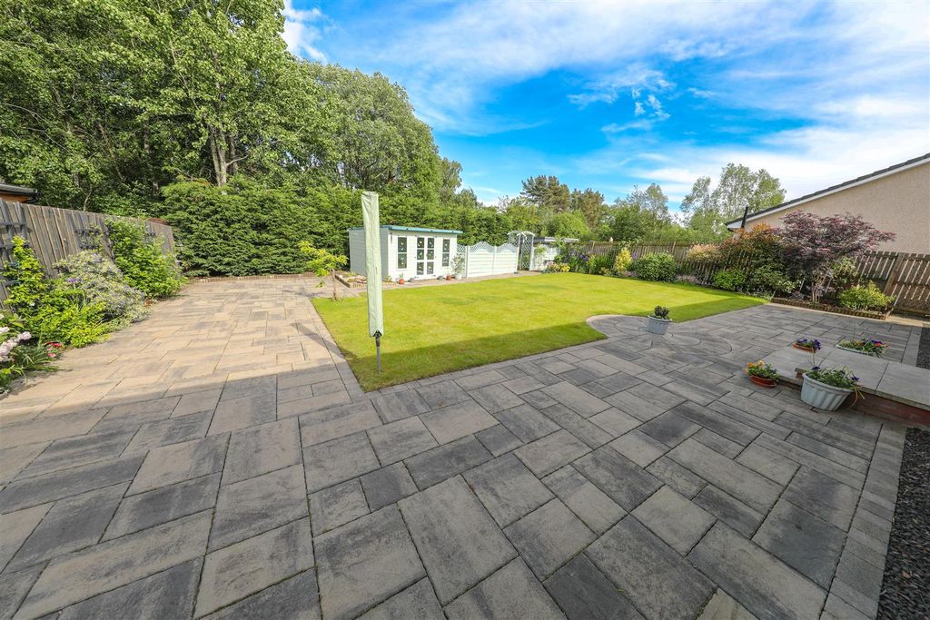 Property photo 2 of 25 B