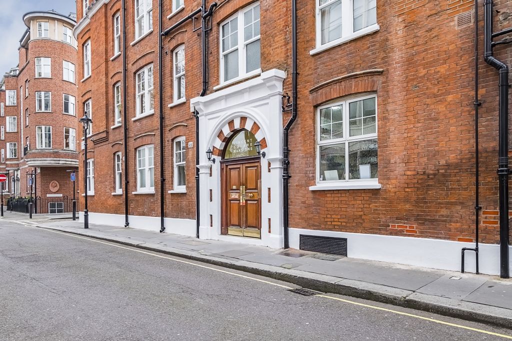 Property photo 2 of 14 Vincent-Square-Ma...