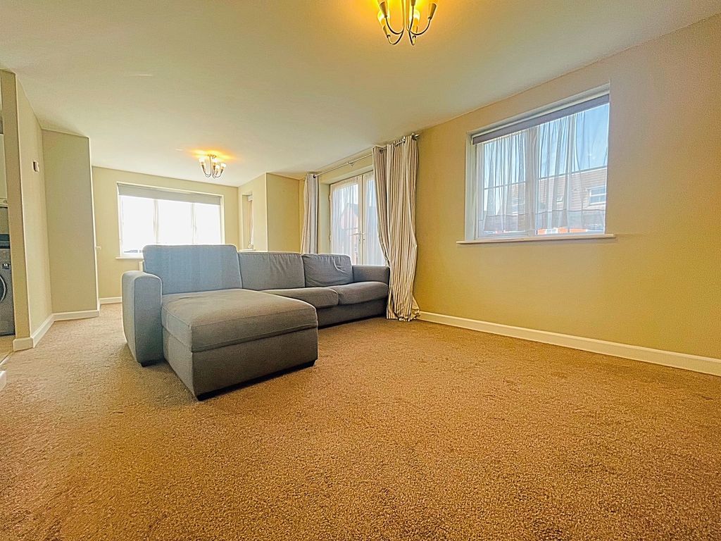 Property photo 2 of 10 Image