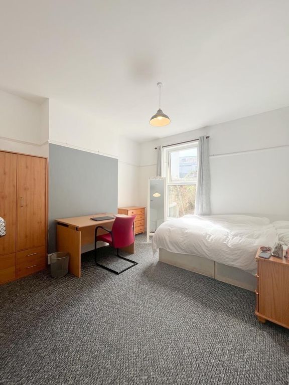 Property photo 3 of 9 80 Alex2.Jpg