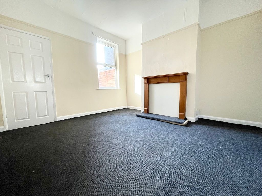 Property photo 3 of 13 Dining Room