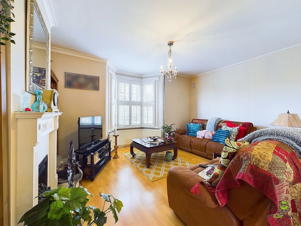 Property photo 2 of 13 Presented By Kevin At Ewemove Bexleyheath And Dart