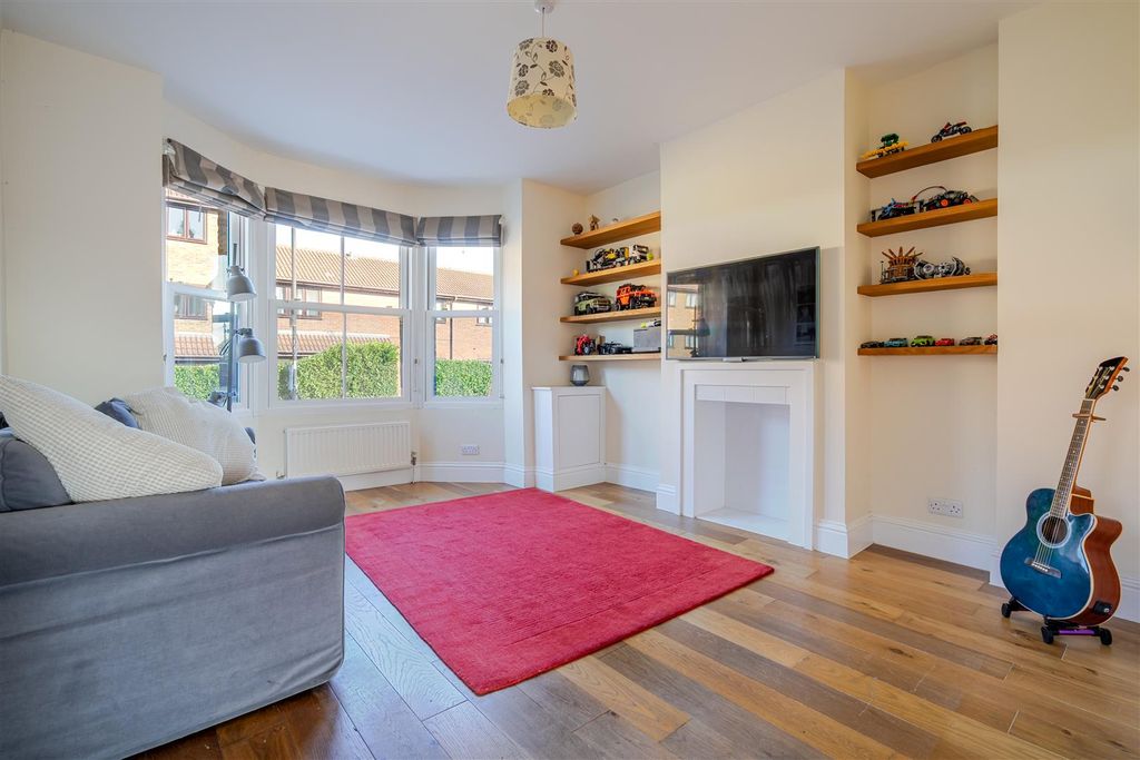 Property photo 2 of 11