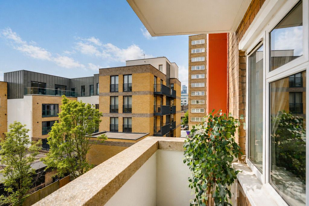 Property photo 3 of 12