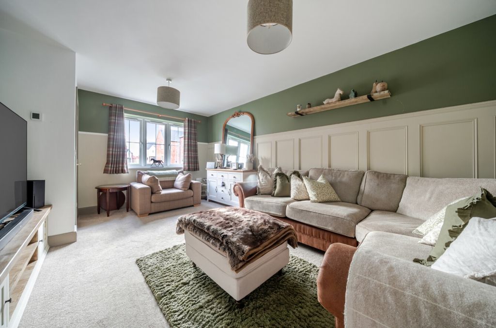 Property photo 2 of 23 1458793-12-6A0598Ebac77d