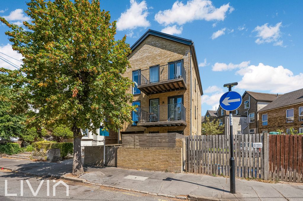 Property photo 1 of 10 Lennard Road,2,1-37