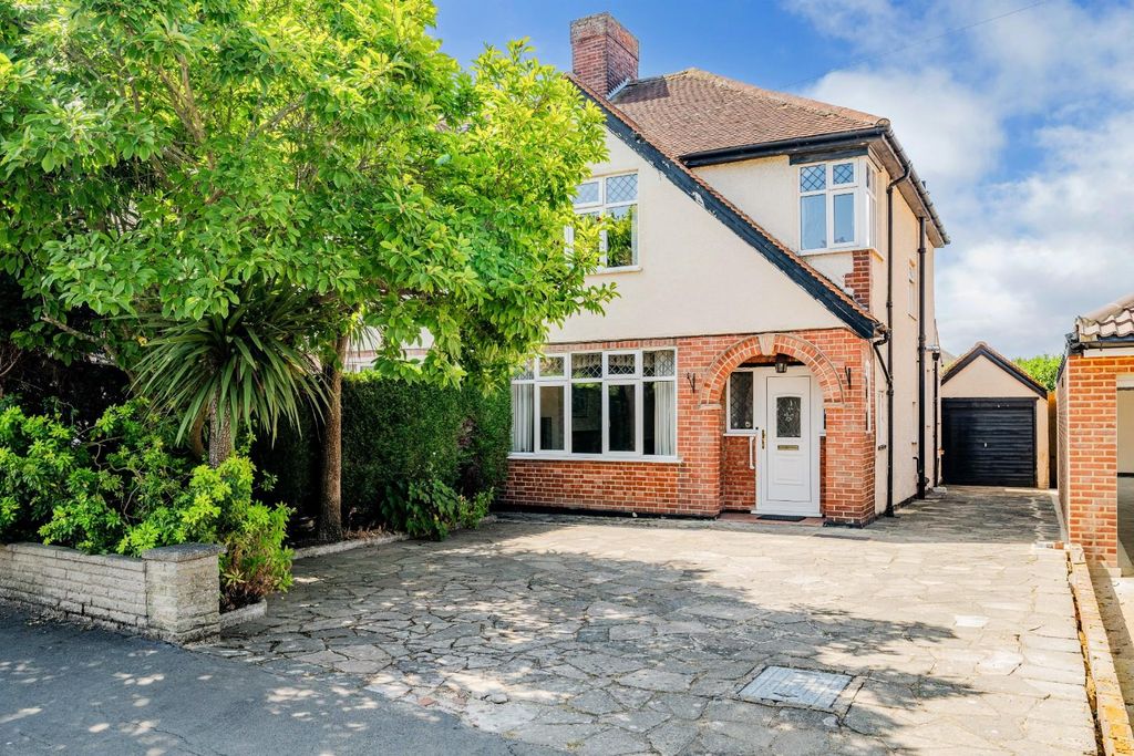 Property photo 1 of 14 Courtland Drive
