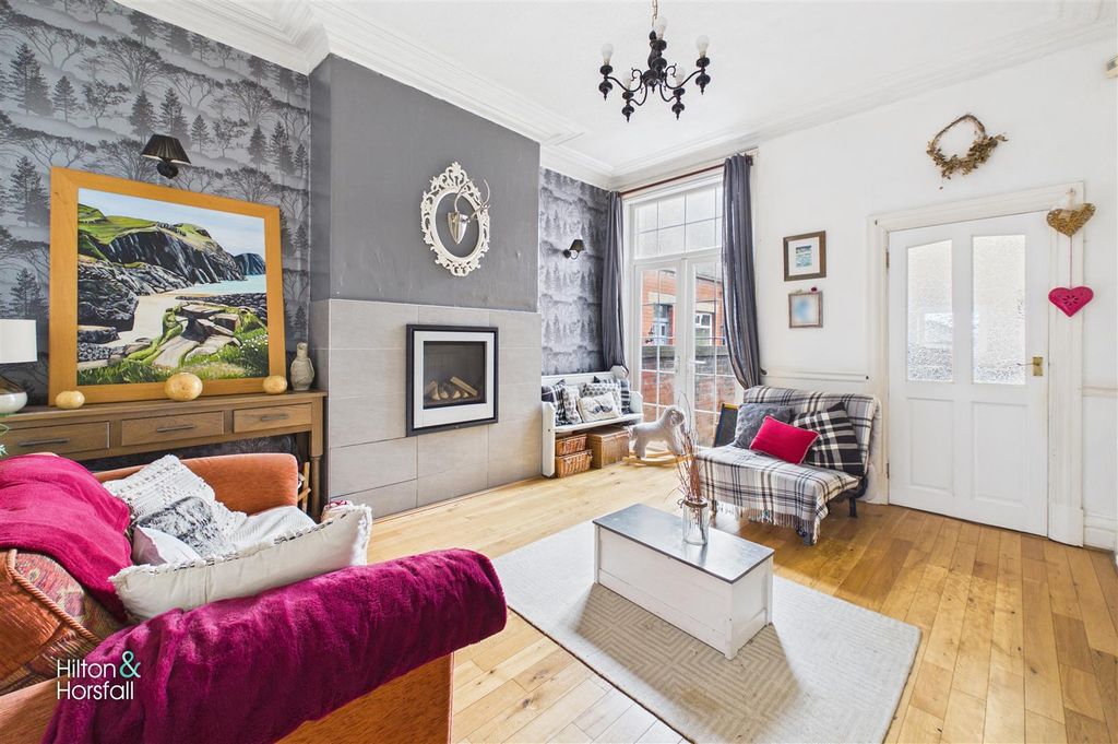 Property photo 3 of 16 Glen View Road