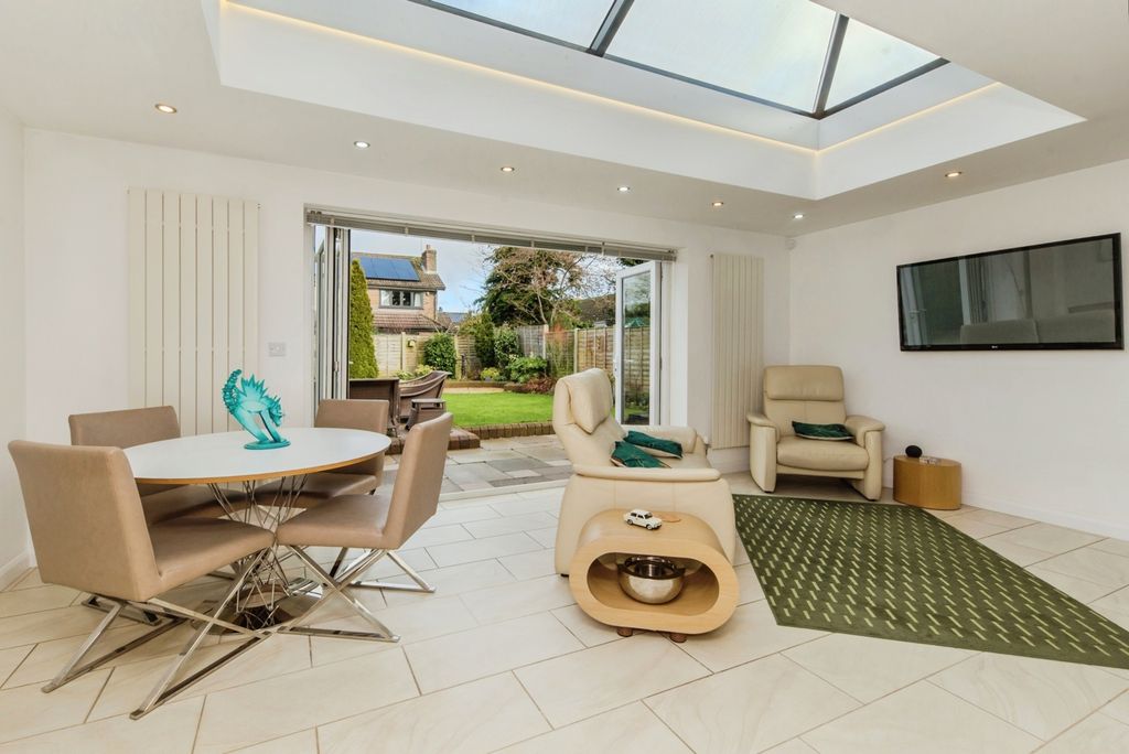 Property photo 3 of 19 Pbox-Img.Jpg