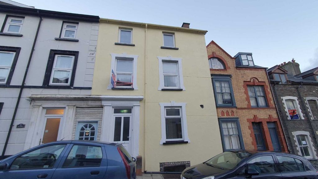 Property photo 3 of 11