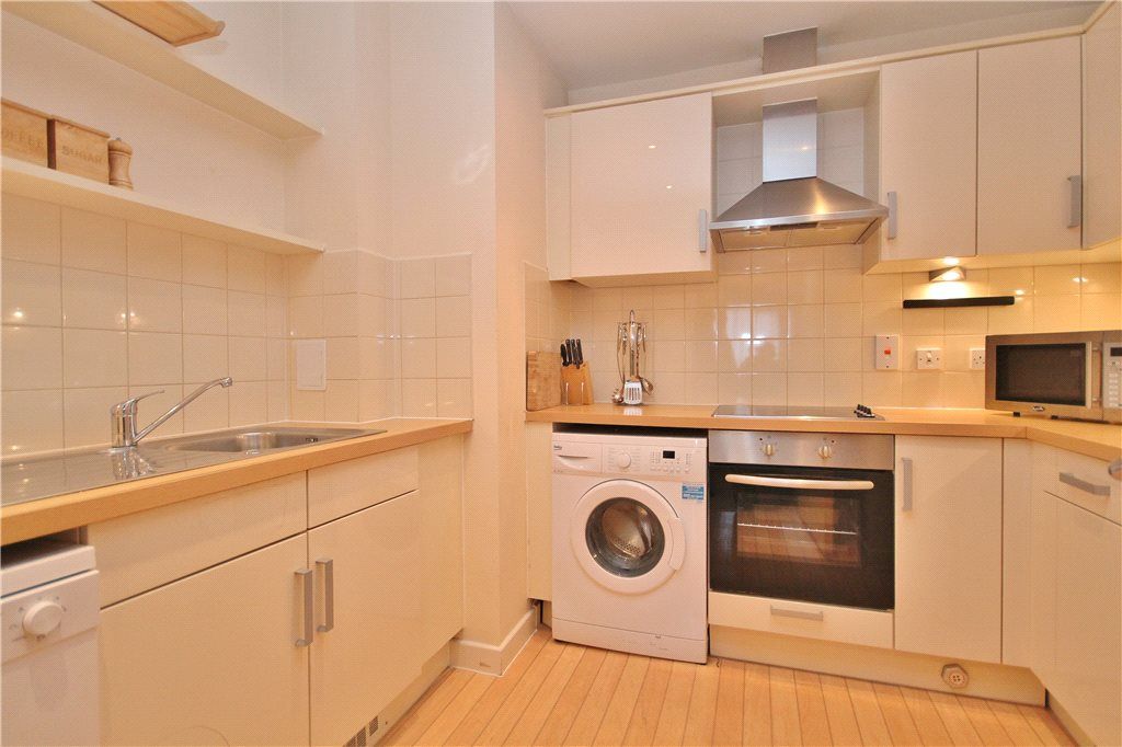 Property photo 3 of 9 Kitchen
