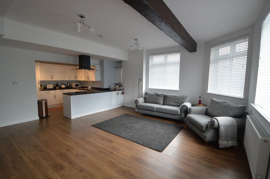 Property photo 2 of 7 Livingkitchen.Jpg