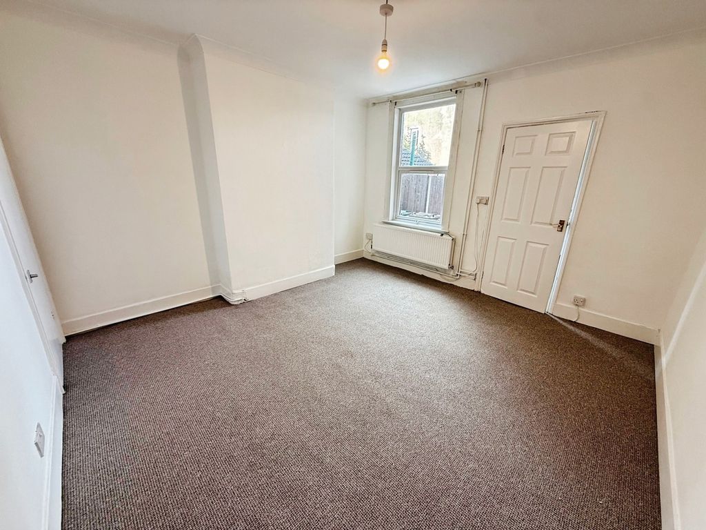 Property photo 3 of 13 Dining Room