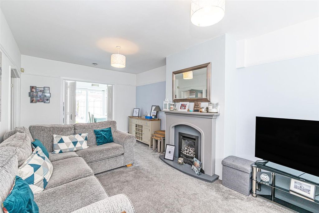 Property photo 2 of 9 Living Room