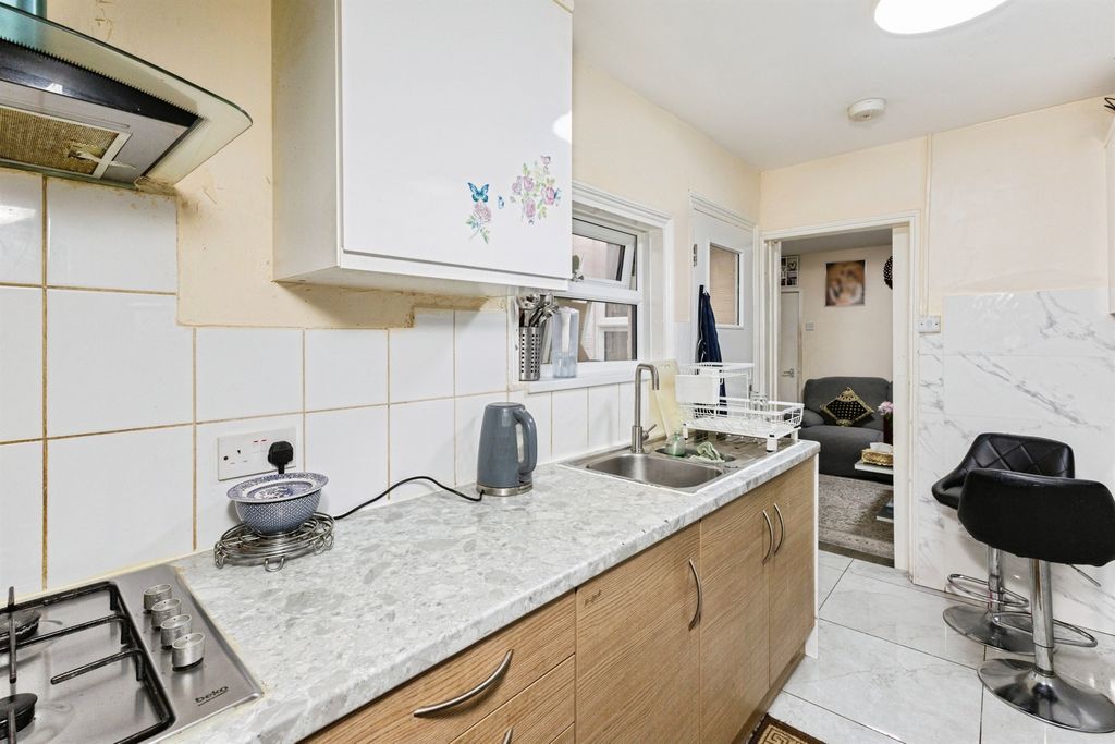 Property photo 2 of 17