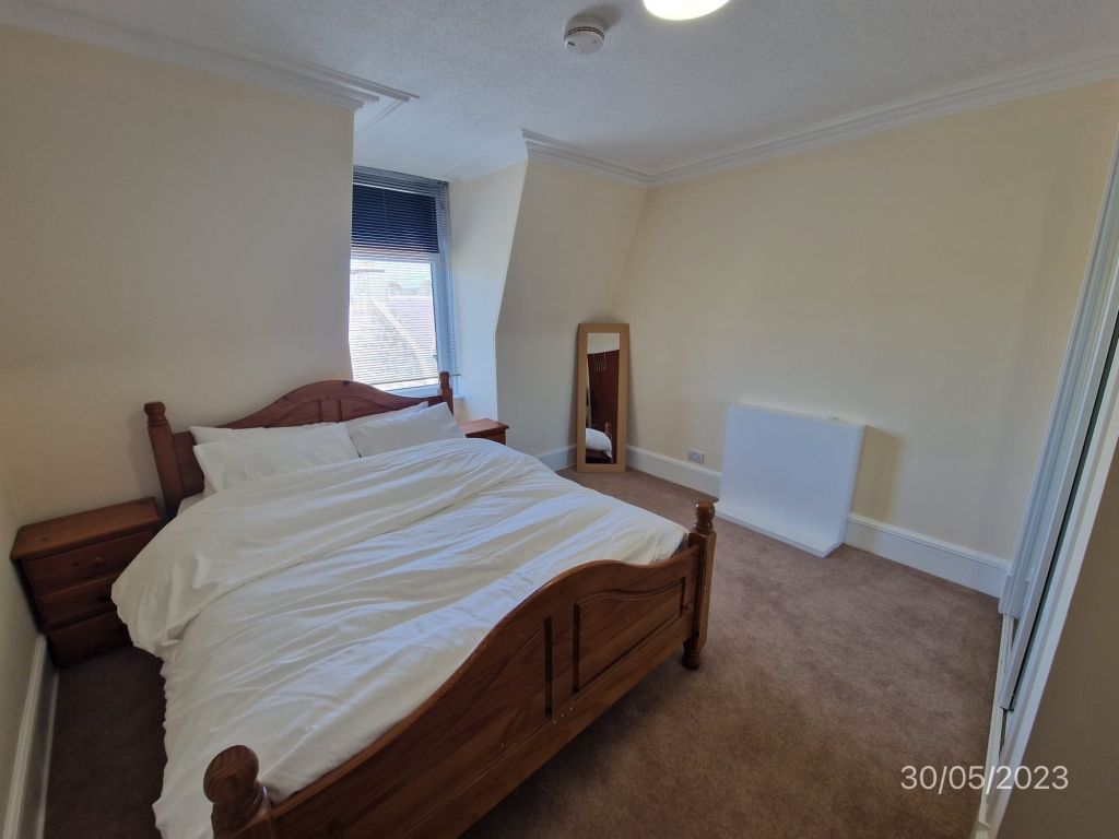 Property photo 3 of 11 Double Bedroom 1