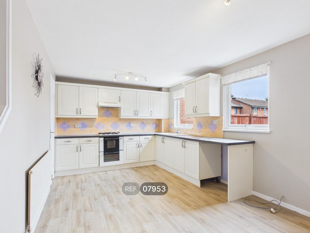 Property photo 3 of 15 Kitchen