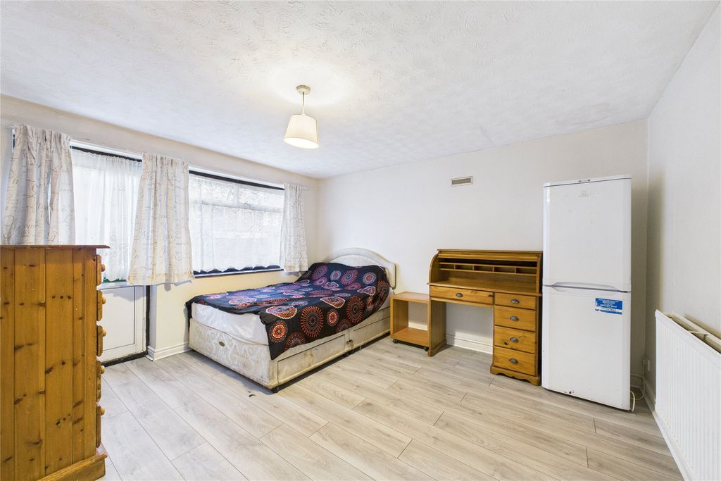 Property photo 1 of 6 Picture No. 06