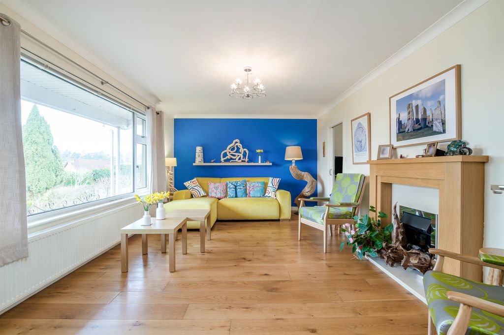 Property photo 3 of 23