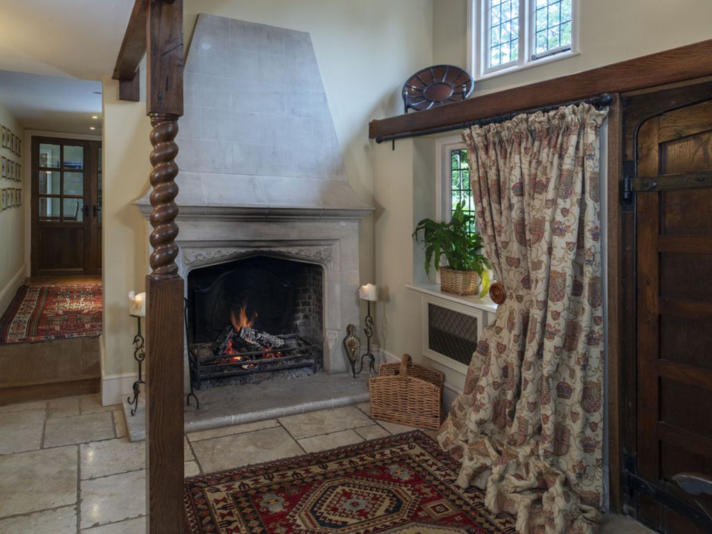 Property photo 3 of 42