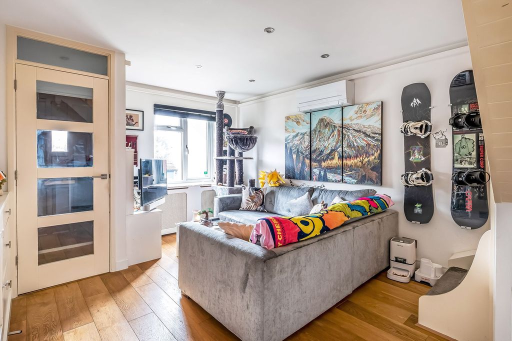 Property photo 3 of 20