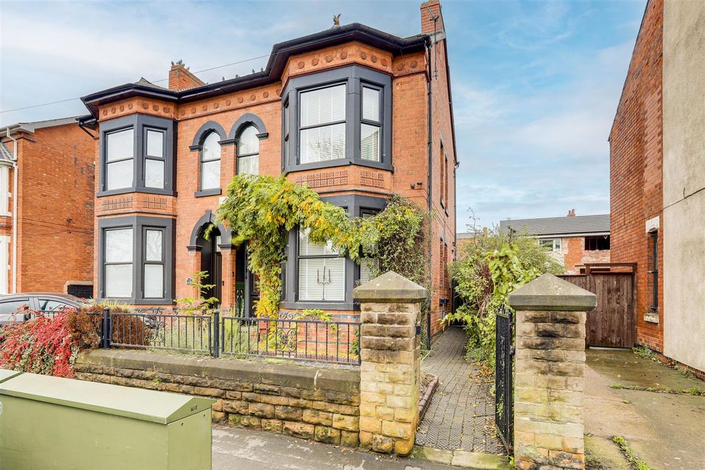 Property photo 1 of 25