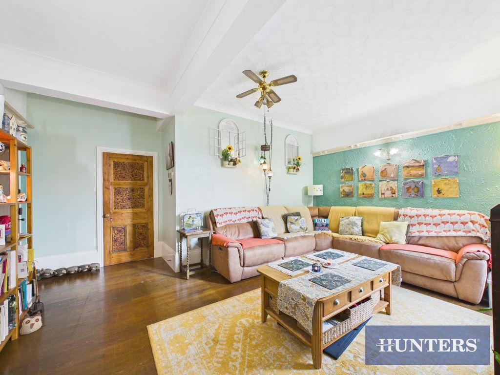 Property photo 2 of 38 Cam02804G0-Pr0428-Still040.Jpg