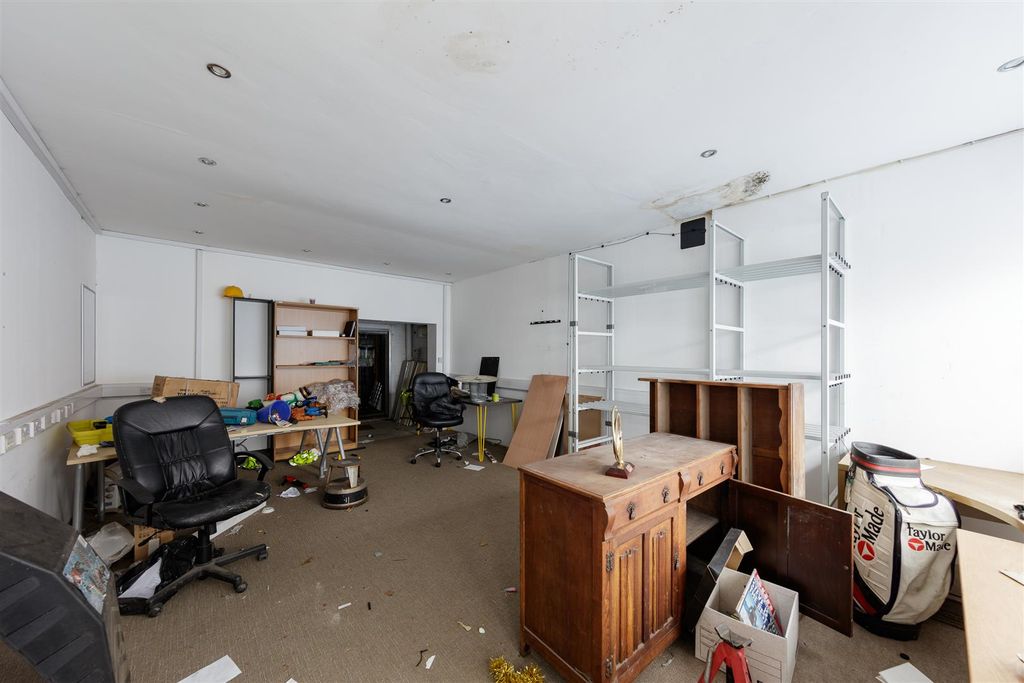 Property photo 2 of 4 094A3013-Hdr.Jpg