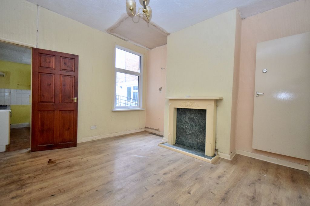 Property photo 3 of 11 Gallery