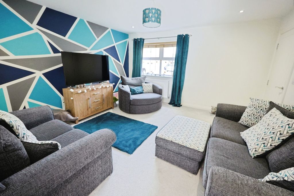 Property photo 3 of 15 Pbox-Img.Jpg
